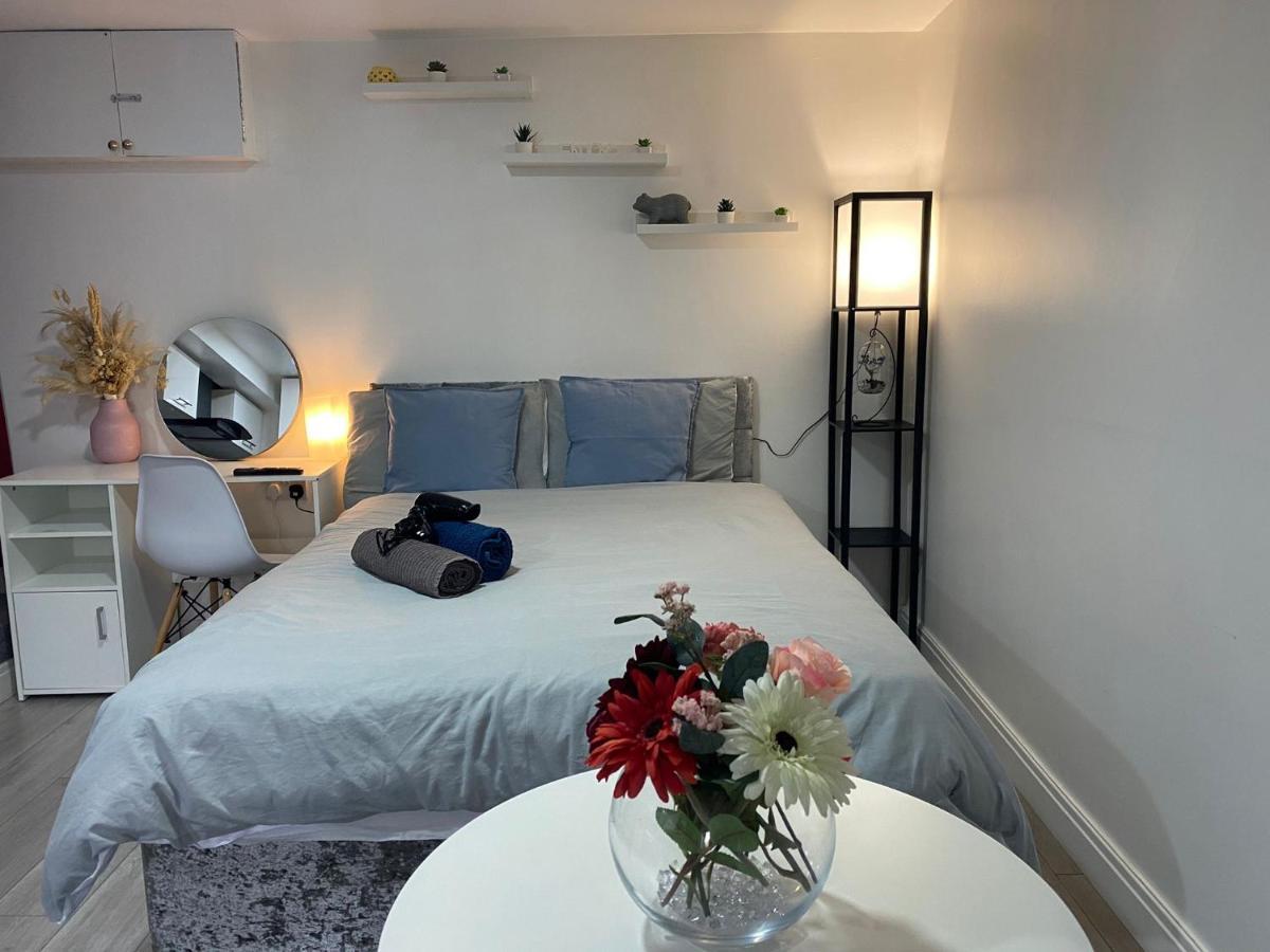 Apartmán Charming, Cosy Hideaway With Free Wifi, Parking Leeds  Exteriér fotografie